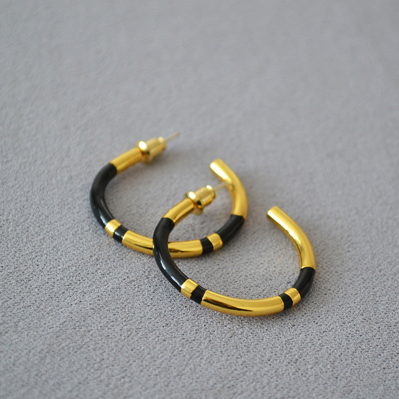 Stunning Gold Earring for Daily Wear