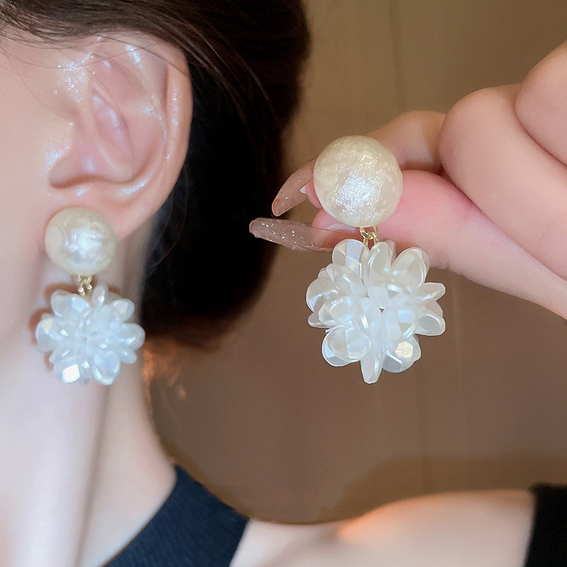 Romantic Pearl Earring for Special Moments