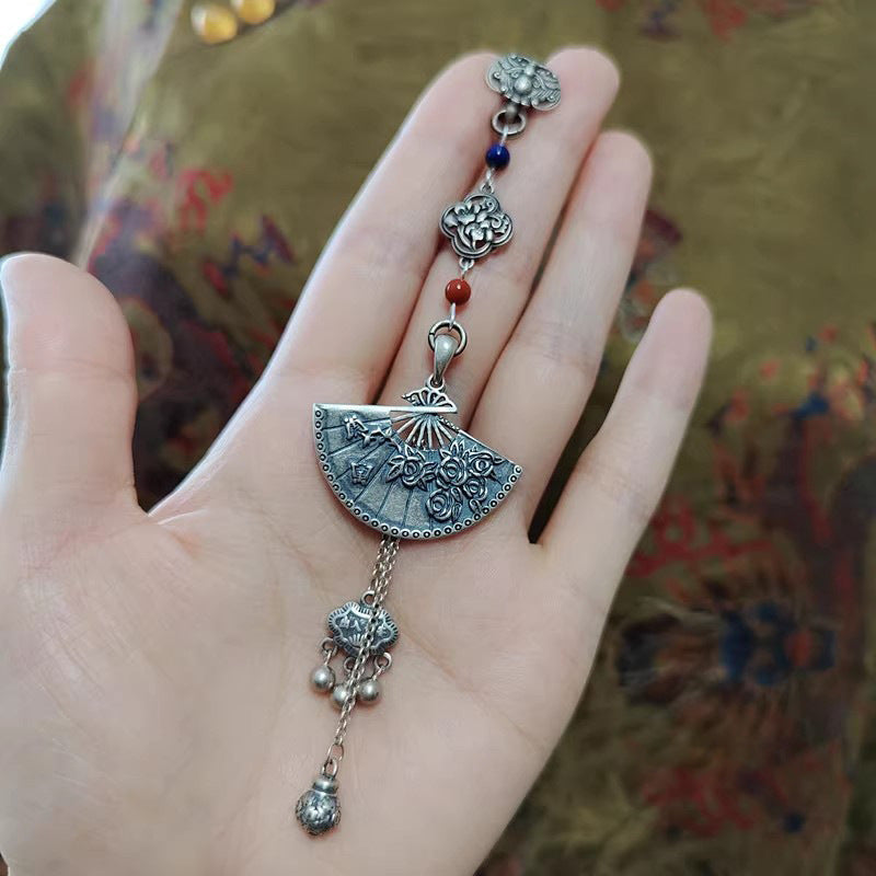 Charming Silver Pendant for Any Occasion