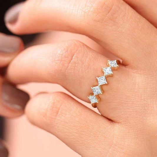 Charming Gold Ring for Any Occasion