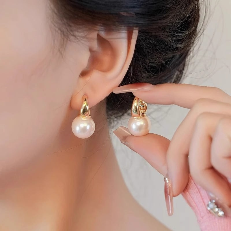Charming Pearl Earring for Any Occasion
