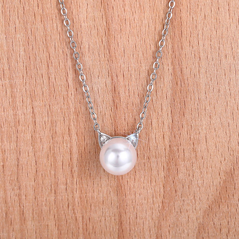 Classic Pearl Necklace with Timeless Appeal