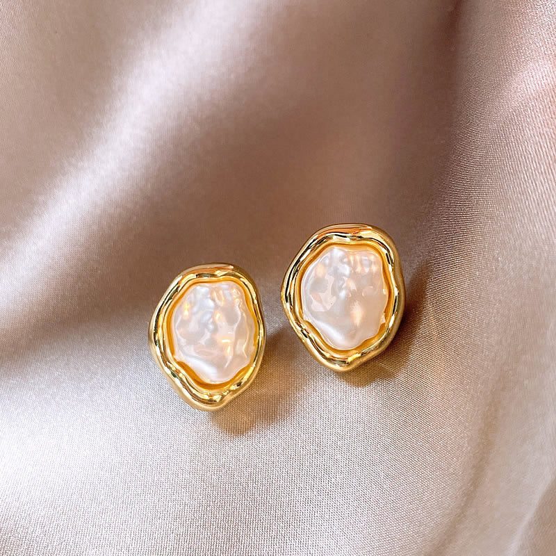 Stunning Pearl Earring for Daily Wear