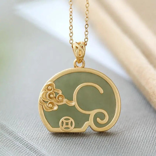 Classic Gold Pendant with Timeless Appeal
