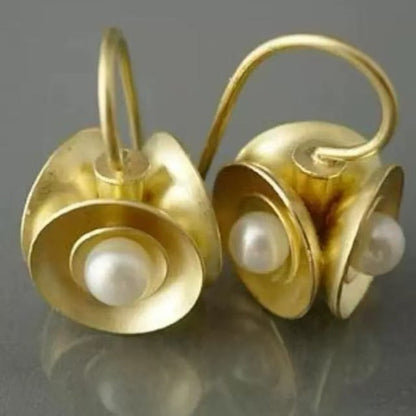 Beautiful Gold Earring with Unique Style