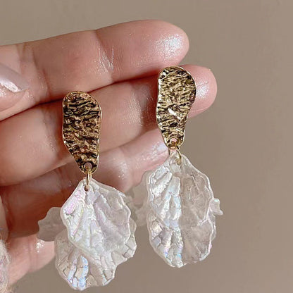 Beautiful Pearl Earring with Unique Style