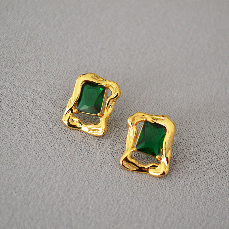 Beautiful Gold Earring with Unique Style