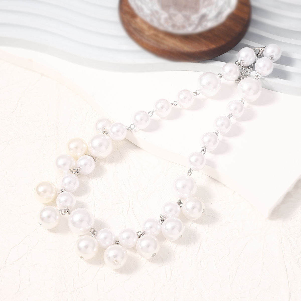 Beautiful Pearl Necklace with Unique Style