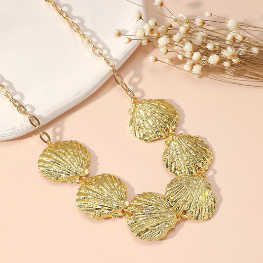 Charming Gold Necklace for Any Occasion