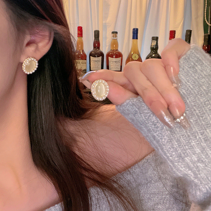 Charming Pearl Earring for Any Occasion