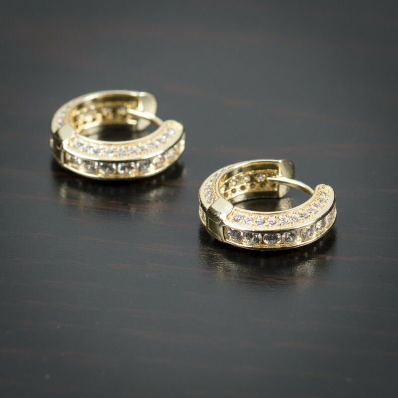 Beautiful Gold Earring with Unique Style