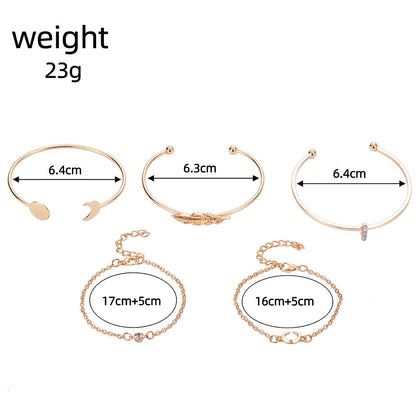 Romantic Gold Bracelet for Special Moments