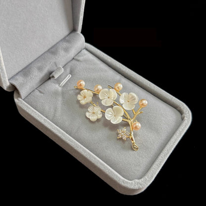 Romantic Pearl Piece for Special Moments