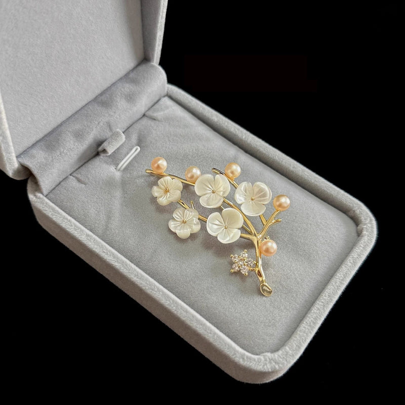 Romantic Pearl Piece for Special Moments