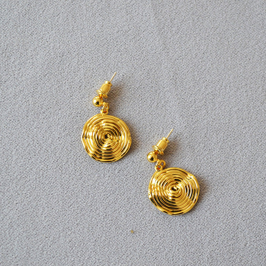 Elegant Gold Earring for Every Occasion