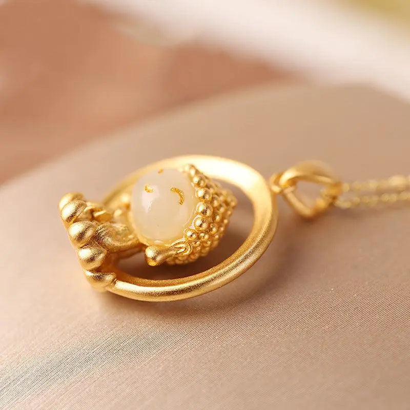 Beautiful Gold Necklace with Unique Style