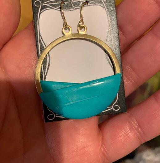 Elegant Gold Earring for Every Occasion