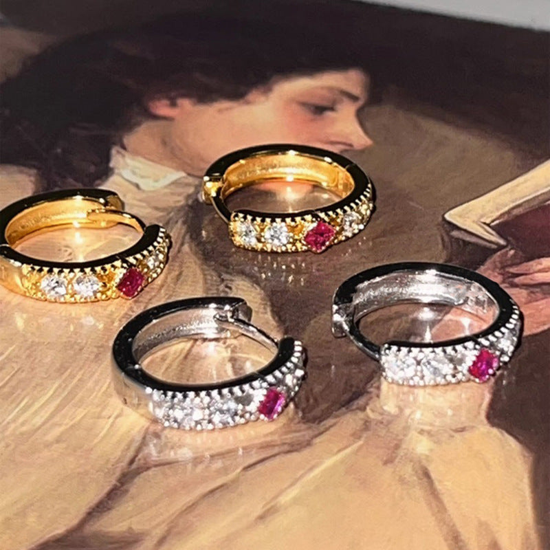 Beautiful Gold Earring with Unique Style