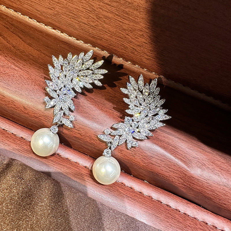 Romantic Pearl Earring for Special Moments