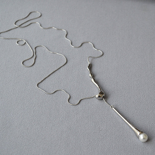 Classic Pearl Necklace with Timeless Appeal