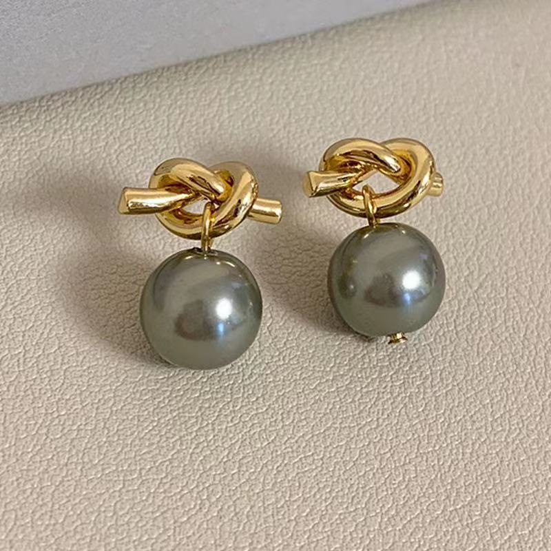 Stunning Pearl Earring for Daily Wear
