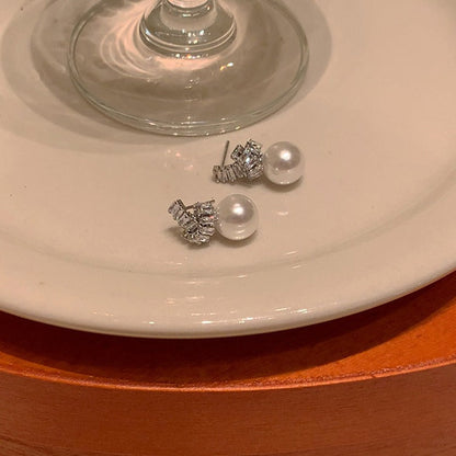 Classic Pearl Earring with Timeless Appeal