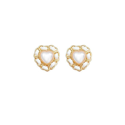Beautiful Pearl Earring with Unique Style