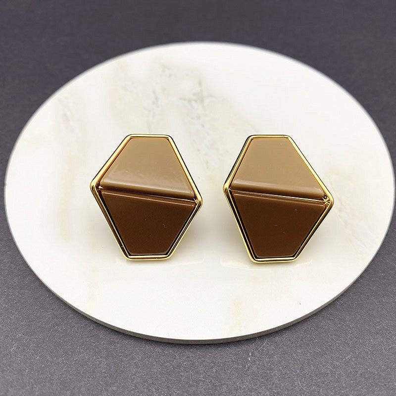 Classic Earring with Timeless Appeal