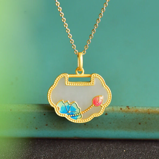Beautiful Silver Necklace with Unique Style