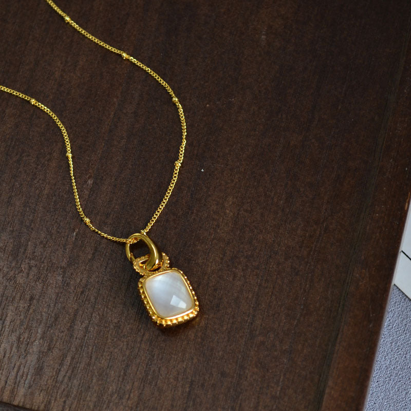 Romantic Gold Necklace for Special Moments