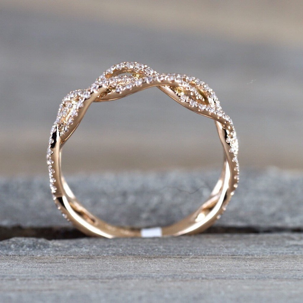 Classic Gold Ring with Timeless Appeal