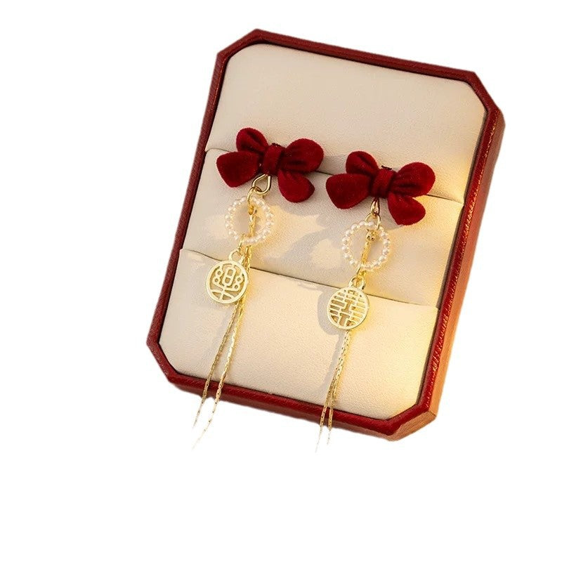 Beautiful Pearl Earring with Unique Style