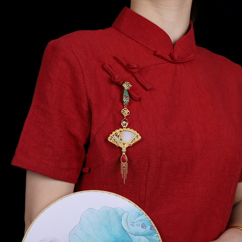 Beautiful Gold Pendant with Unique Style