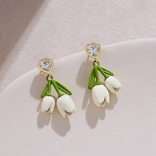 Charming Earring for Any Occasion