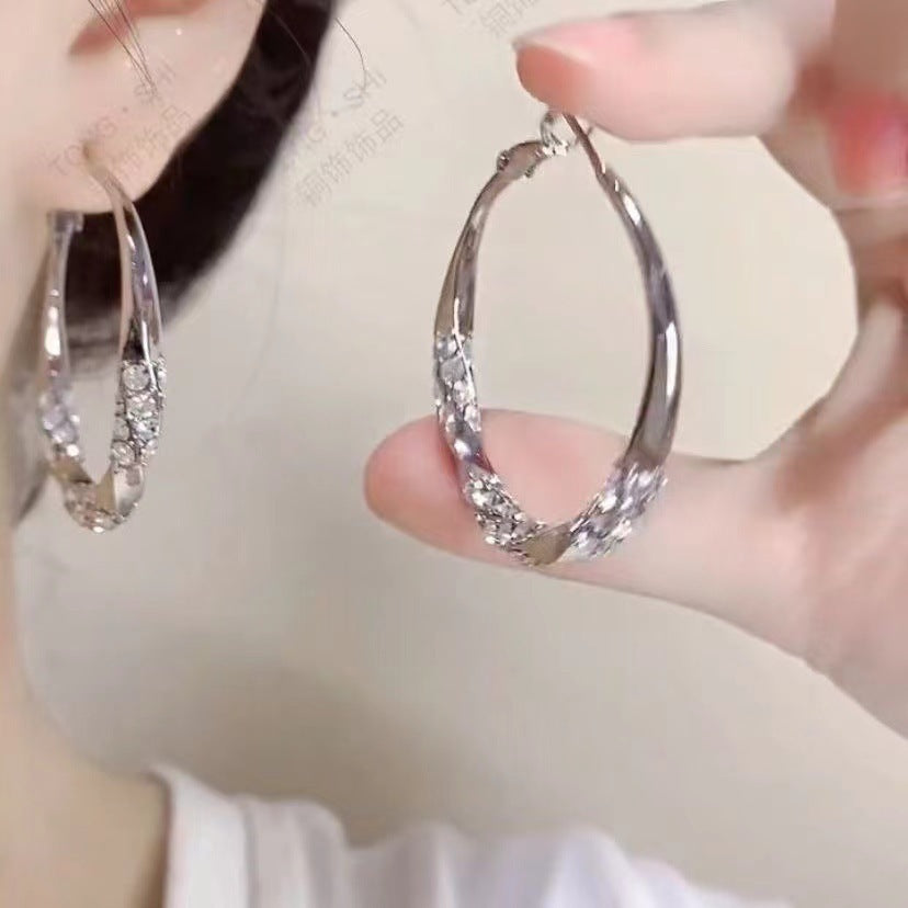 Beautiful Silver Earring with Unique Style