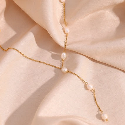 Classic Pearl Necklace with Timeless Appeal