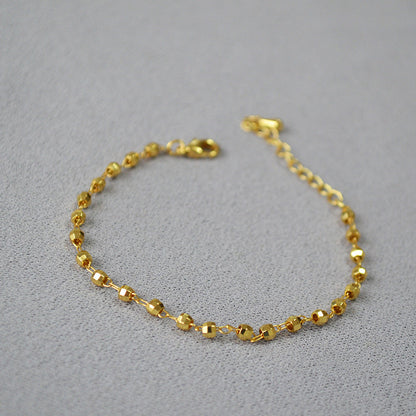 Classic Gold Bracelet with Timeless Appeal