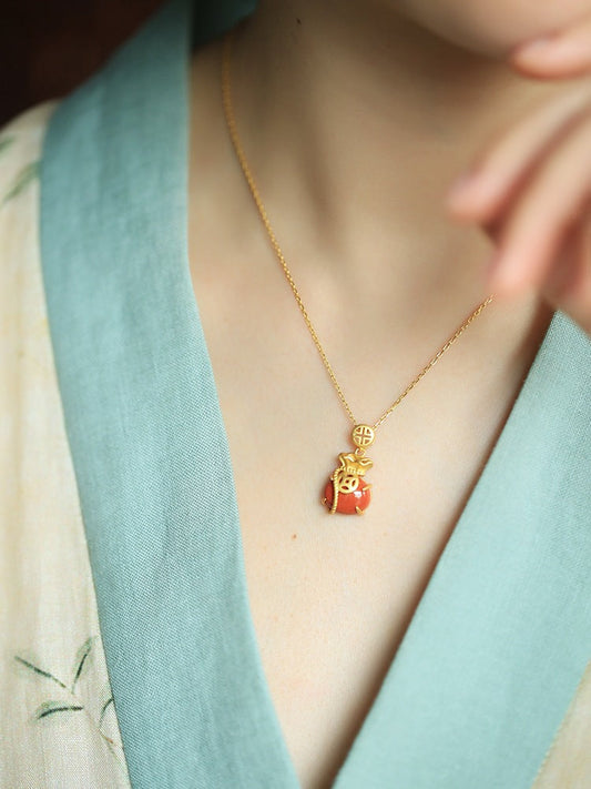 Romantic Gold Necklace for Special Moments
