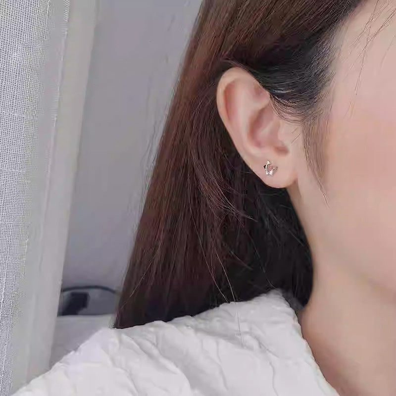 Beautiful Gold Earring with Unique Style