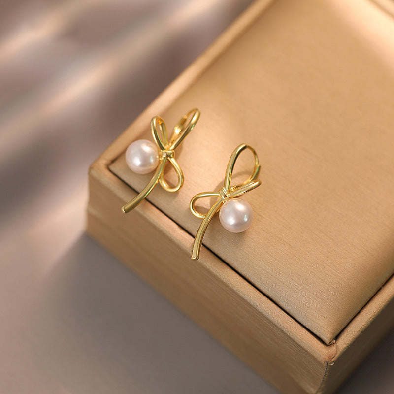 Classic Pearl Earring with Timeless Appeal