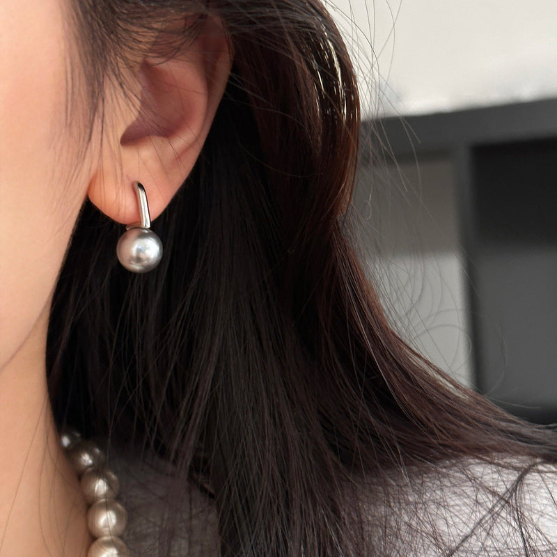 Romantic Pearl Earring for Special Moments