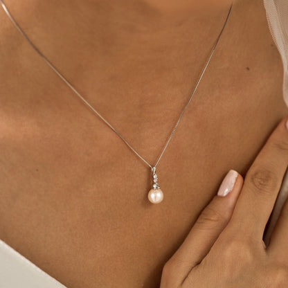 Elegant Pearl Necklace for Every Occasion