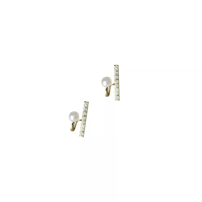 Beautiful Pearl Earring with Unique Style