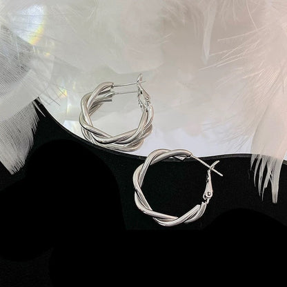 Beautiful Silver Earring with Unique Style