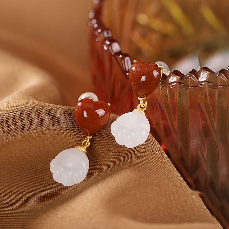 Beautiful Gold Earring with Unique Style