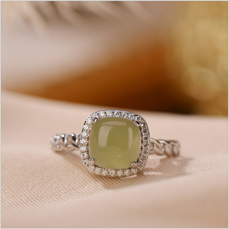 Classic Silver Bracelet with Timeless Appeal