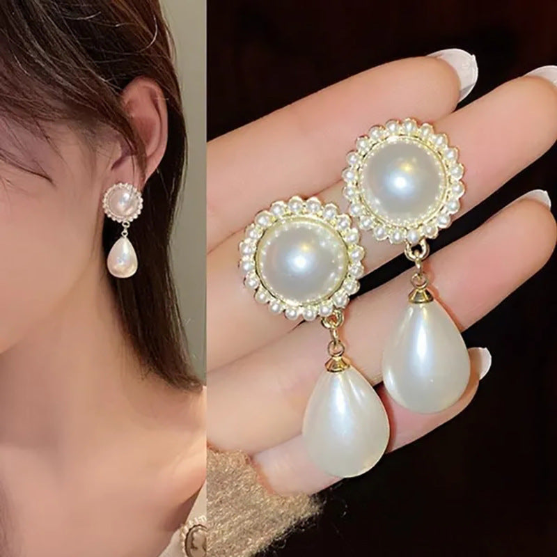 Beautiful Pearl Earring with Unique Style