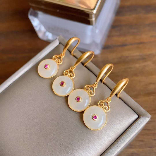 Charming Silver Earring for Any Occasion
