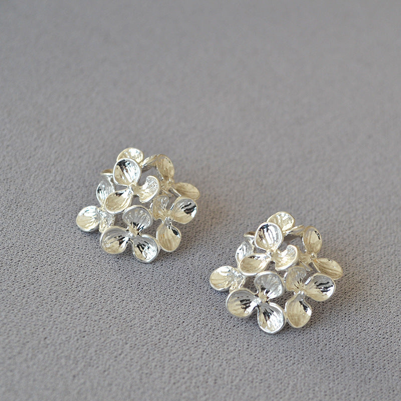 Beautiful Gold Earring with Unique Style