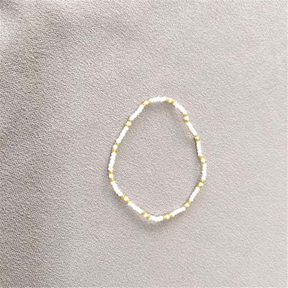 Classic Gold Bracelet with Timeless Appeal